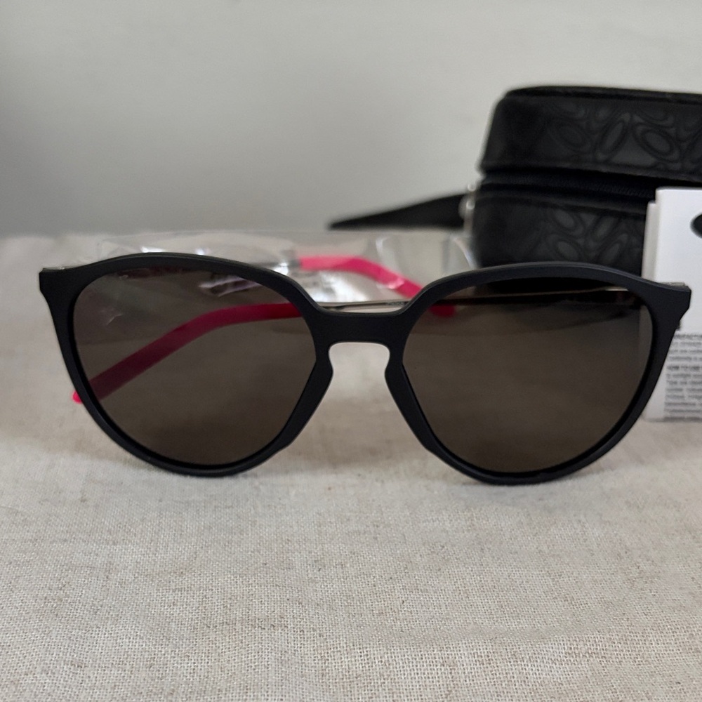Sielo Oakley Black and Pink Sunglasses